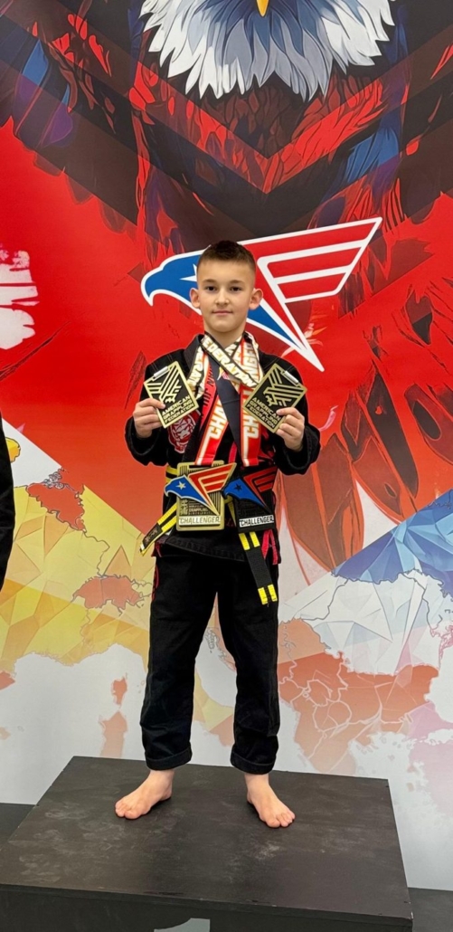 Ruslan Bergheim mit AGF-Goldmedaillen in Hilden 2024