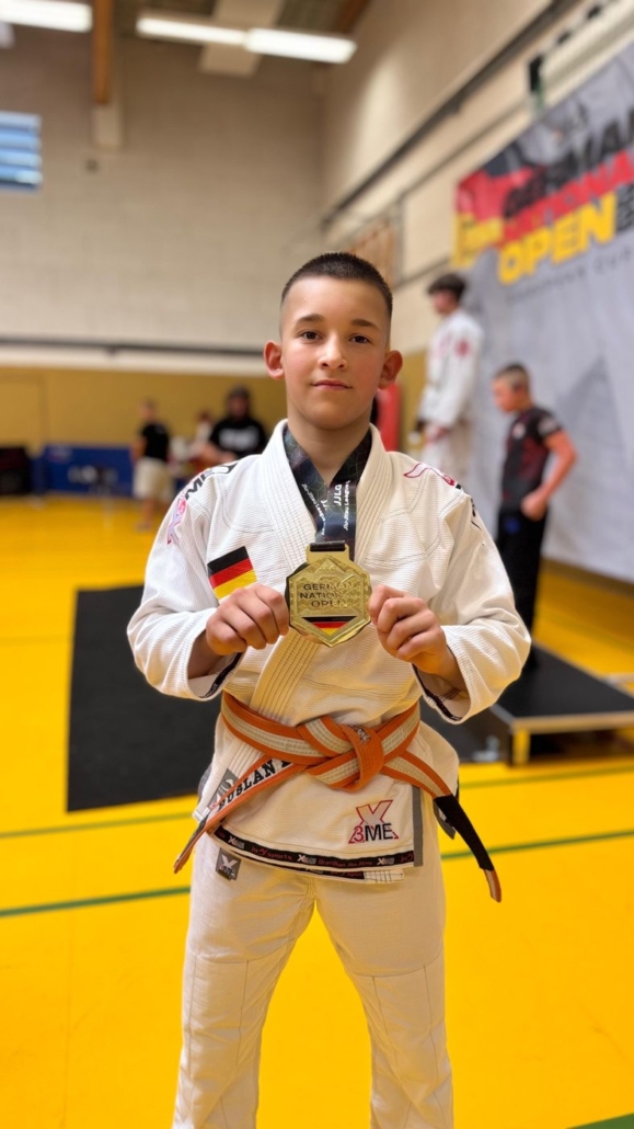 Ruslan Bergheim mit Goldmedaille der German National Open